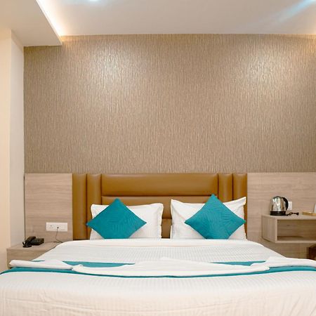 Hotel Ananda Kashi พาราณสี ภายนอก รูปภาพ